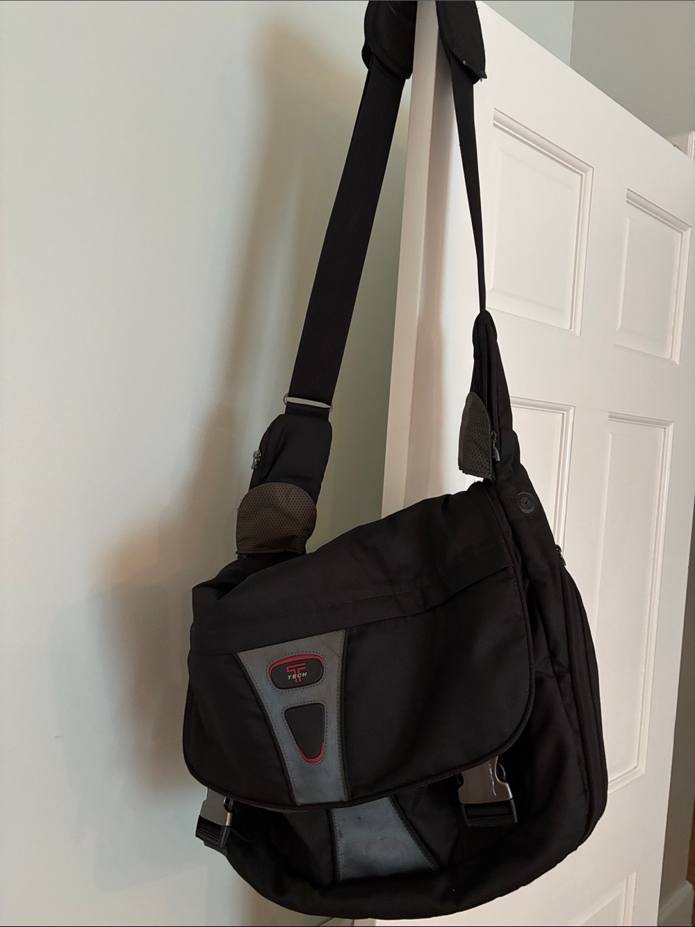Black Men's Crossbody Messenger Bag by Tumi